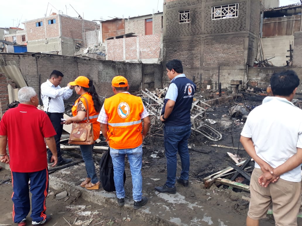 Chimbote: verifican daños en viviendas de “Santa Cruz” que se convirtieron en cenizas tras incendio