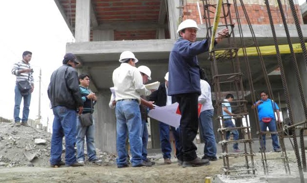 Comisión del GRA evalúa obras paralizadas que dejó la gestión de Álvarez Aguilar