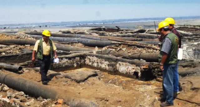 Trece pesqueras se niegan a arrojar sus desechos por el emisor submarino