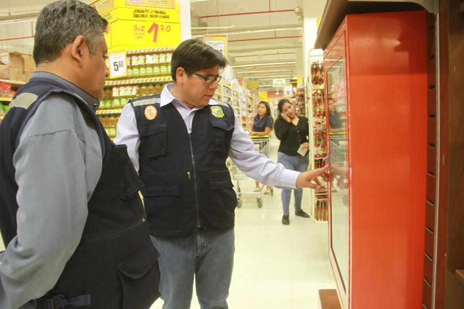 Nuevo Chimbote: municipio realiza inspección en supermercado Metro y encuentra varios errores