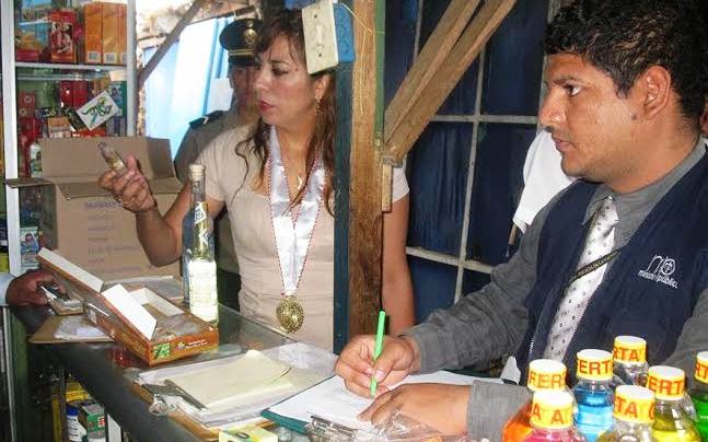 Incautaron productos naturales sin registro sanitario ni fecha de vencimiento