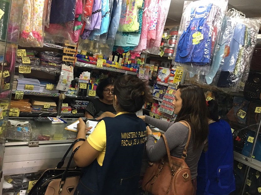 Nuevo Chimbote: Municipalidad verifica en comercios registro sanitario de útiles escolares