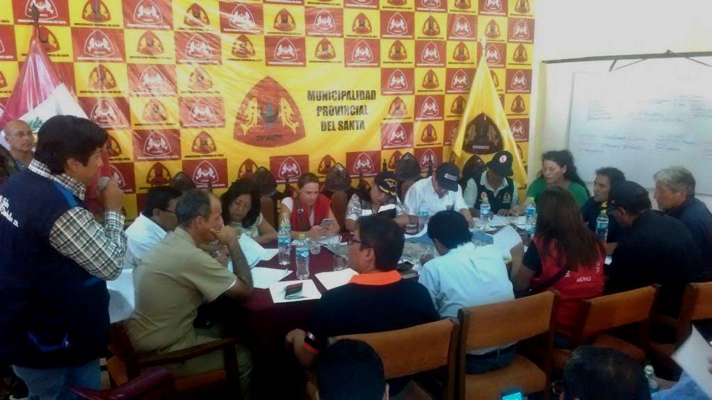 Congresistas y autoridades del Santa se reúnen para atender emergencias por lluvias y huaicos  