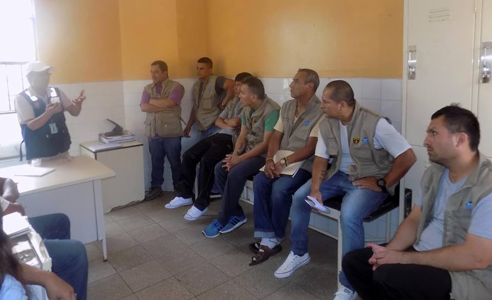 Capacitan a internos del penal de Cambio Puente en recolección de muestras de TBC  