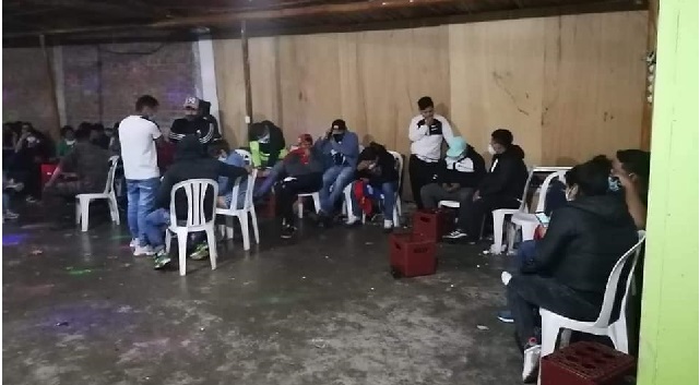 Intervienen a 81 personas e incautan 100 cajas de cerveza en fiesta con chancalatas en Nuevo Chimbote