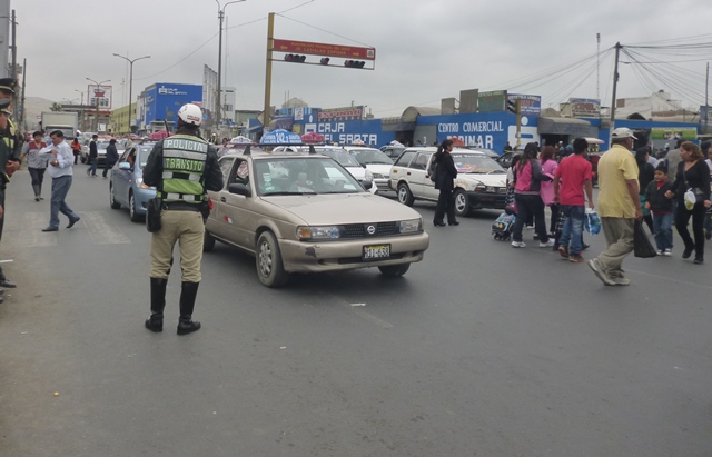  Intervienen 100 vehículos con lunas polarizadas al parecer con permisos falsificados