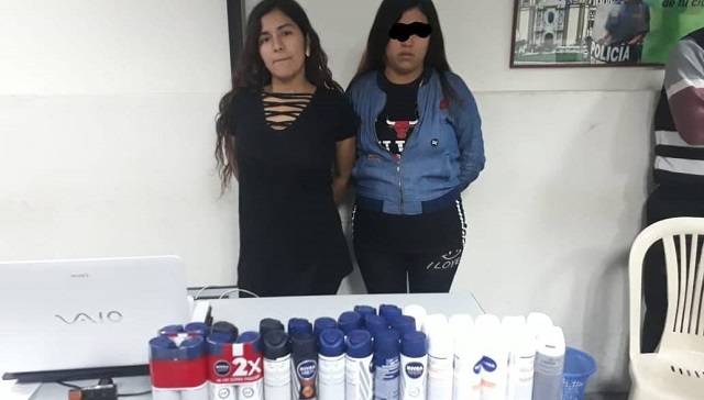Descubren a dos mujeres robando productos de higiene personal en centro comercial de Nuevo Chimbote