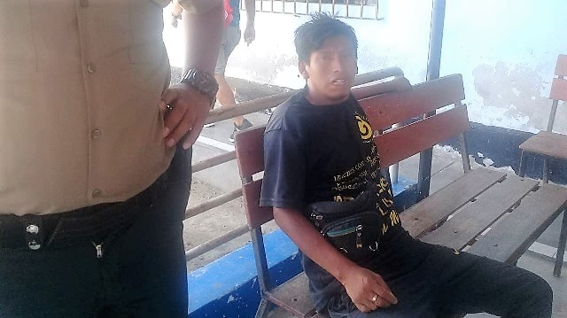 Intervienen a sujeto por observar a mujer en los servicios higiénicos de hospital en Chimbote