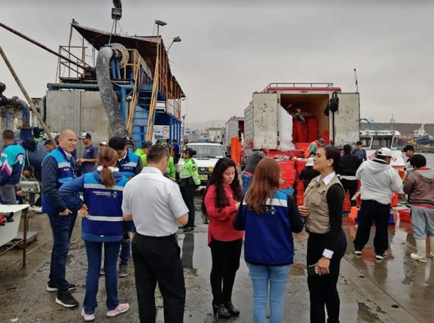 Fiscalía y Migraciones identifican a venezolanos que laboran ilegalmente en el muelle de Chimbote