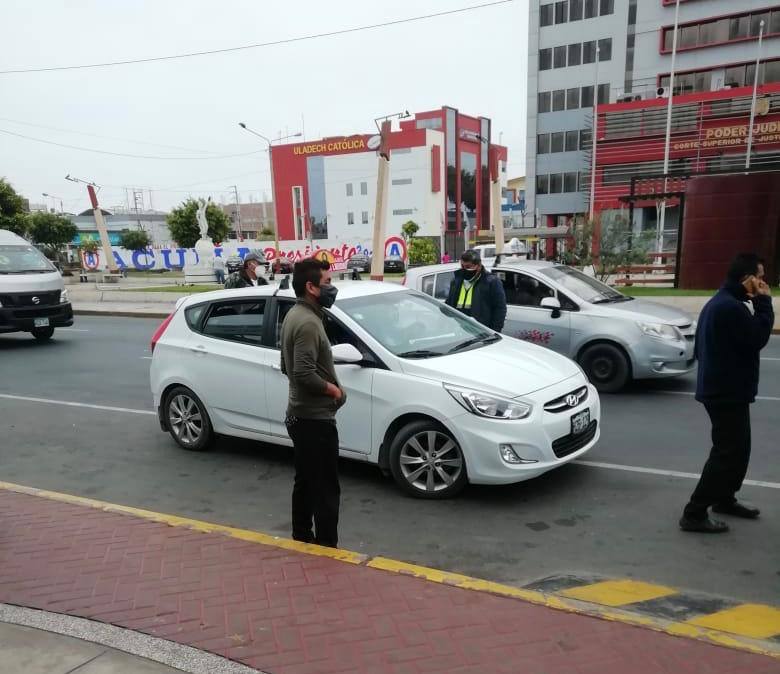 Intervienen a colectiveros con farolas de empresas a las que no pertenecen
