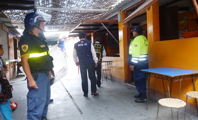 Intervienen locales donde vendían cerveza de manera clandestina