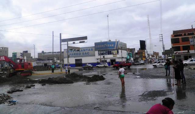 Chimbote: viviendas de avenida Aviación siguen afectadas por el colapso de desagüe