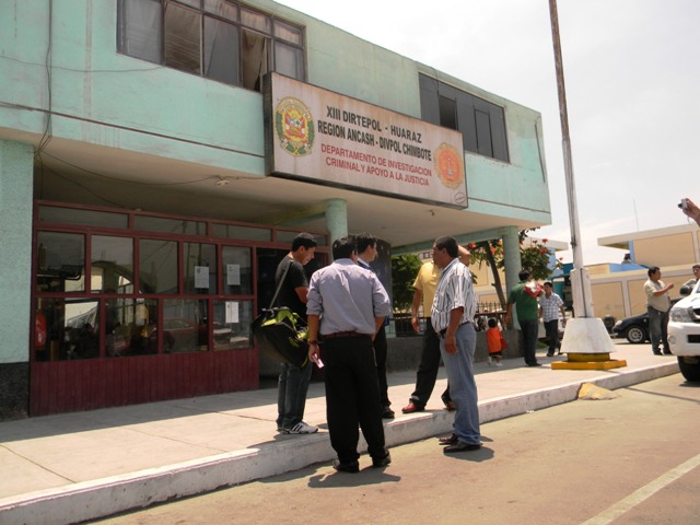 Investigado por homicidios de exalcalde de Casma y abogada utiliza chaleco antibalas