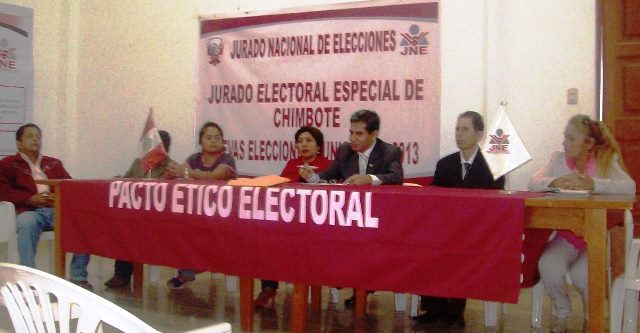  Huayan: Mañana tres candidatos participan en debate electoral  