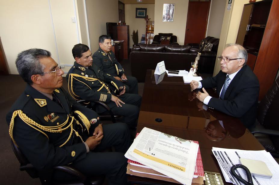 Chimbote: presidente de Corte del Santa recibió visita del jefe de la Macro Región Policial