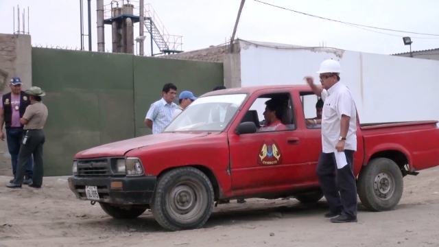 Chimbote: Jefe de Planta de “Quiaza” arrojó papeleta de sanción a inspector municipal