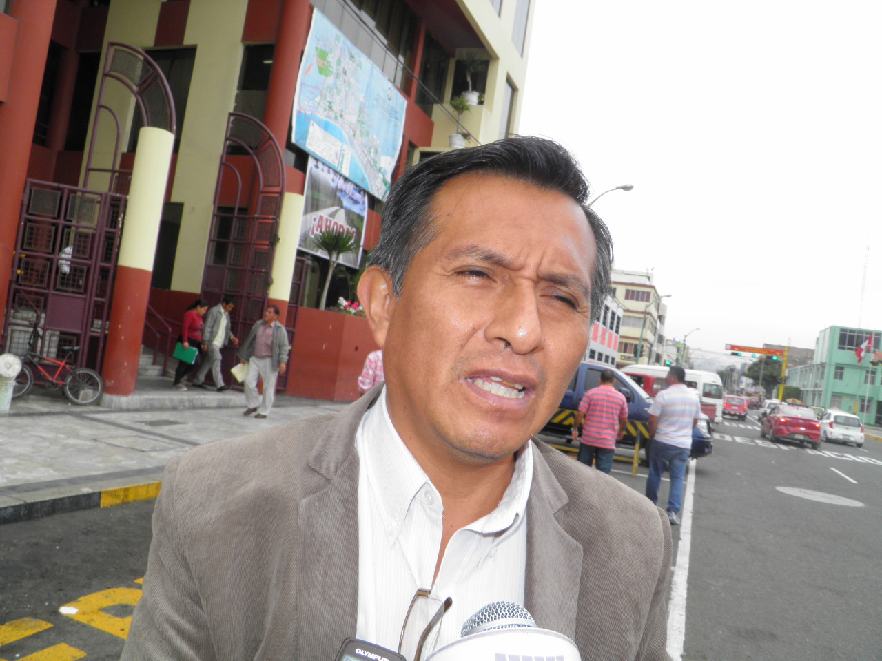 Titular de la Diresa exige la compra de terreno para construcción de La Caleta en Chimbote