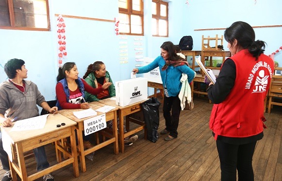 JNE posterga por cuatro meses revocatoria de autoridades regionales y municipales