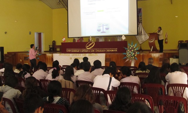 Nutrida asistencia en jornada académica de la Escuela de Farmacia y Bioquímica