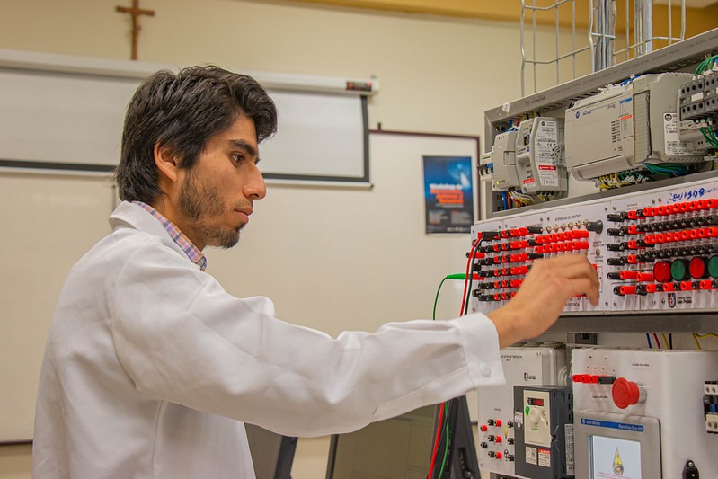 ¿Cuáles son las diez carreras de ingeniería mejor pagadas en el Perú?  