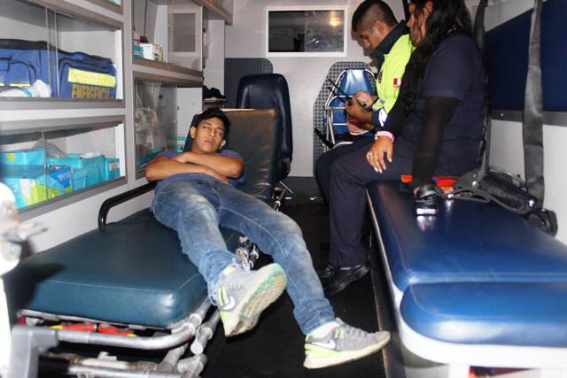 “Pepean” a joven en bus de “América Express” y lo abandonan en terminal de Chimbote