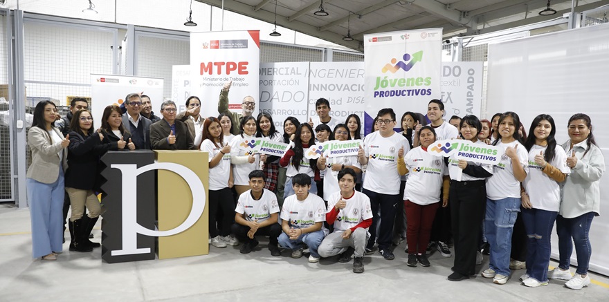 Beneficiarios del programa Jóvenes Productivos firmaron contrato de trabajo tras recibir capacitación dual