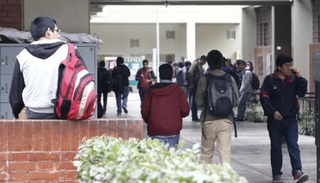  El 54% de jóvenes universitarios opina que “clase política ha empeorado”