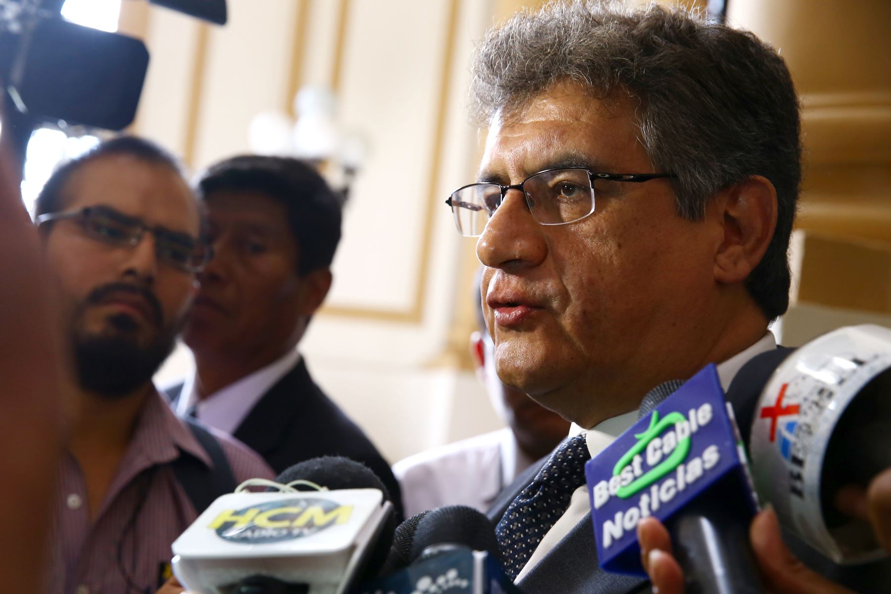 Fiscal de la Nación usa cargo para amenazar políticamente: congresista Sheput