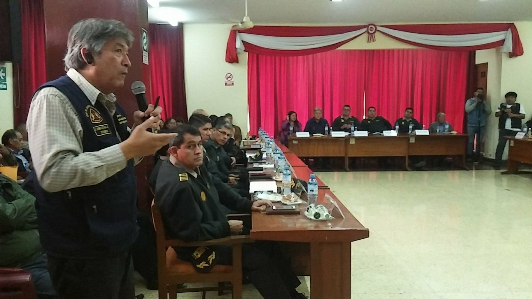 En Coprosec acuerdan realizar evaluaciones médicas a venezolanos que llegaron a Chimbote