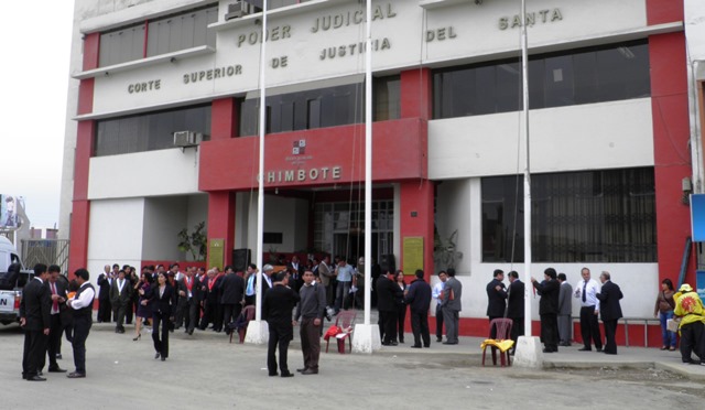 Jueces y fiscales suspenden audiencias por 48 horas para exigir homologación de sueldos