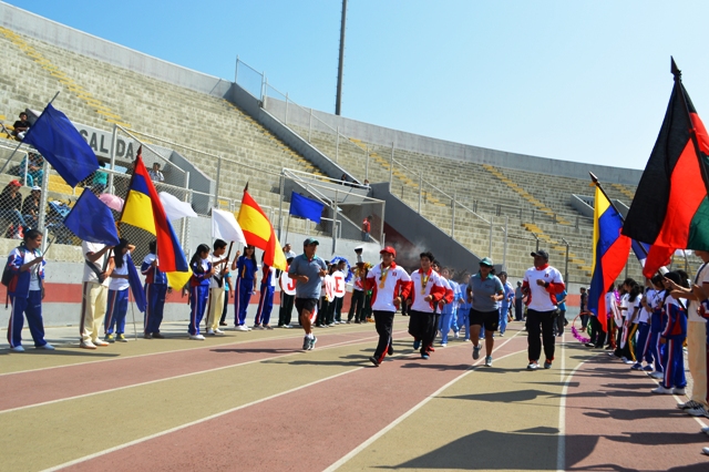 Se inauguraron Juegos Deportivos Escolares en Chimbote con participación  de 1,800 alumnos