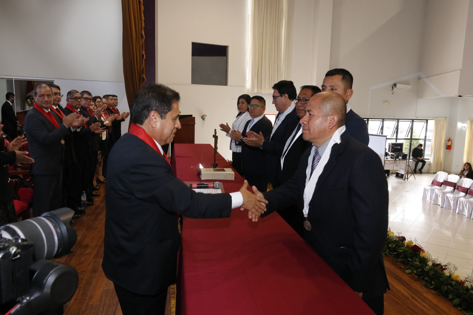 Juez Superior Oscar PÉrez Sánchez juró como presidente del distrito judicial del Santa