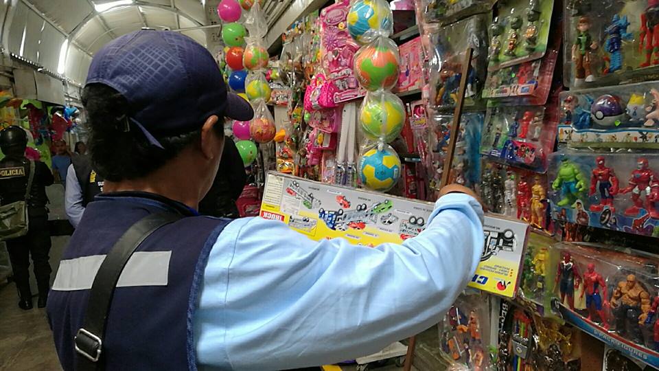 Chimbote: durante operativo decomisan juguetes por no contar con registro sanitario
