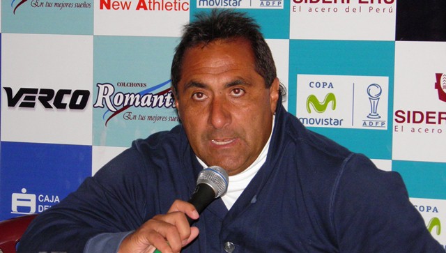 Anuncian sanción para Claudio Velásquez por hacerse expulsar ante Melgar