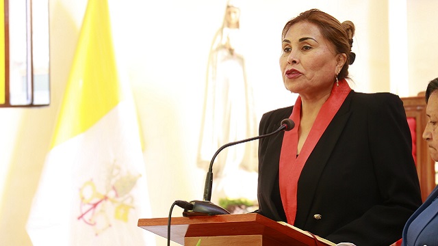 María Apaza Panuera juramentó como presidenta de la Corte de Justicia del Santa