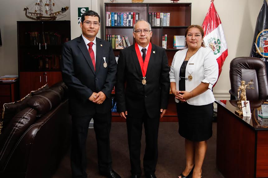 Dos trabajadores de la Corte del Santa juramentaron como jueces de paz letrado