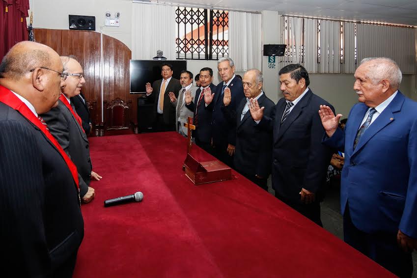 Chimbote: juramentan 69 peritos judiciales para registro 2017-2018