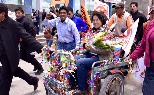 Fujimori propone descontaminar lago Titicaca con plantas de tratamiento