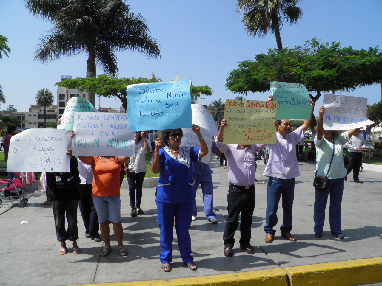 Chimbote: Personal de salud de “La Unión” exige desvío de canal por constantes inundaciones