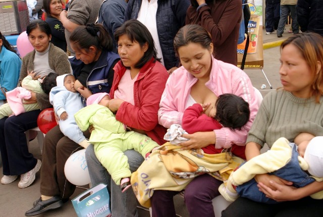 Más de 125 mil trabajadoras beneficiadas con 500 lactarios en todo el país