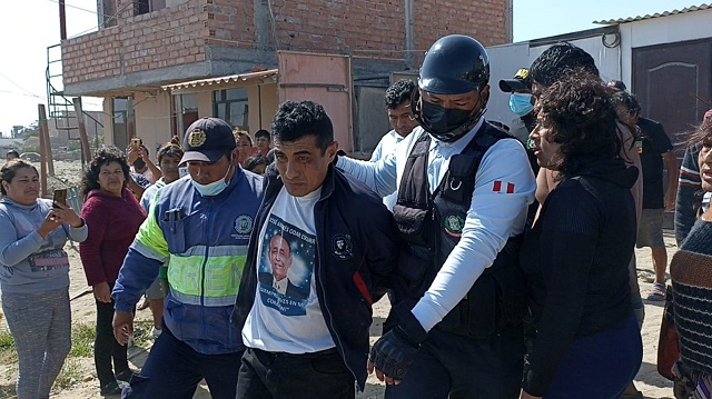 Nuevo Chimbote: Vecinos de “Villa María” retienen y azotan a presunto roba casas