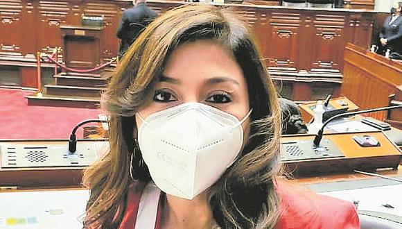 Lady Camones: “Lo que pase con Dina Boluarte se verá en su momento si es que procede la vacancia”