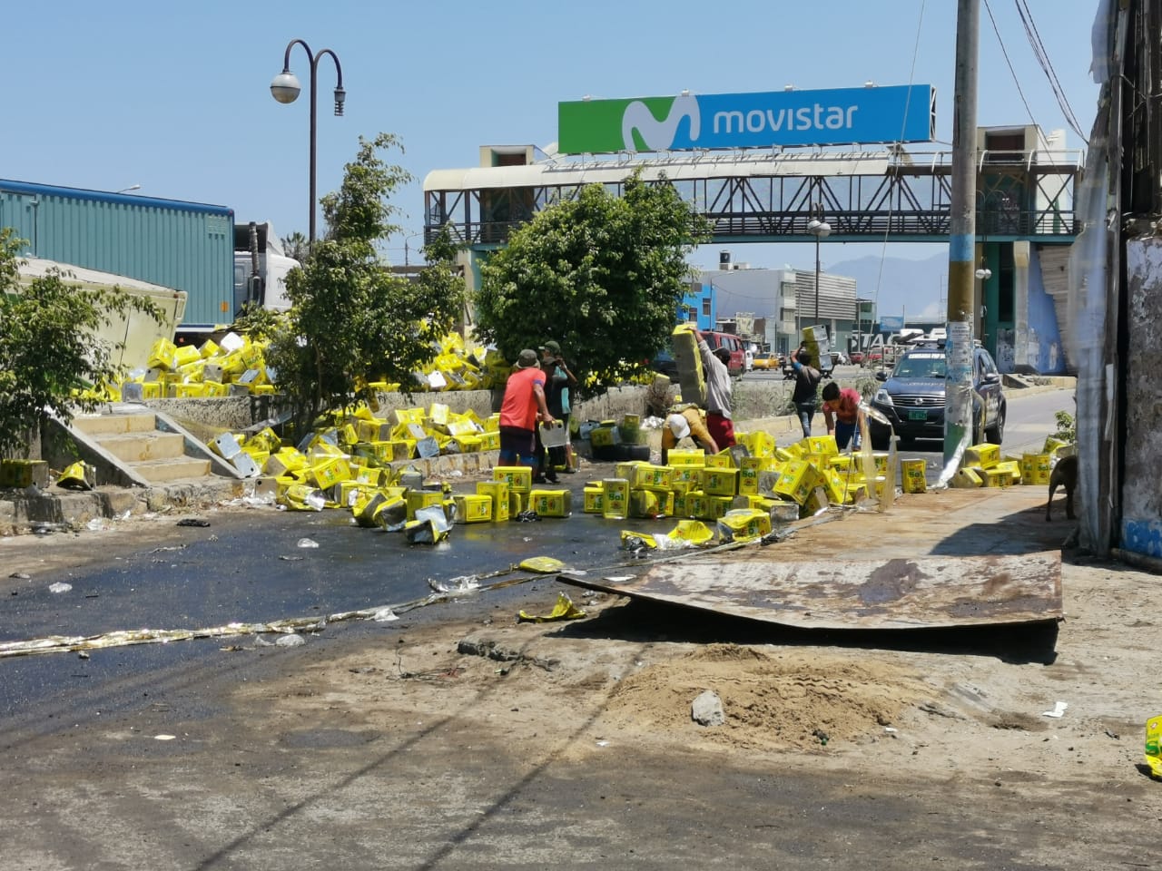 Municipalidad de Nuevo Chimbote interviene centro de acopio de latas de aceite que ocupaba la vía pública 