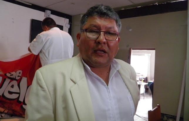 Médicos en huelga exponen problemática de su sector a candidatos 