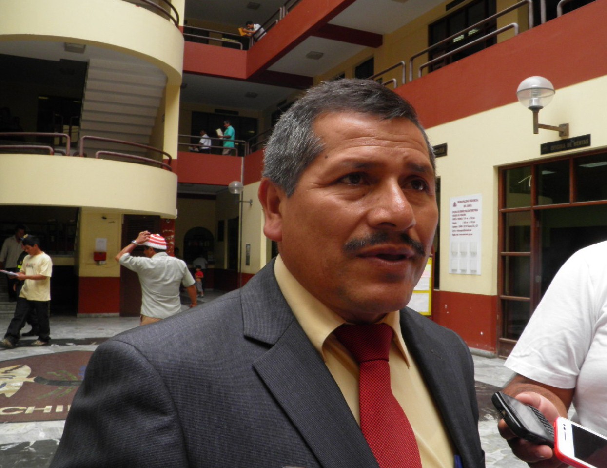 Quejan a jueces de la Corte del Santa que archivaron querella contra periodista Cesar Quino