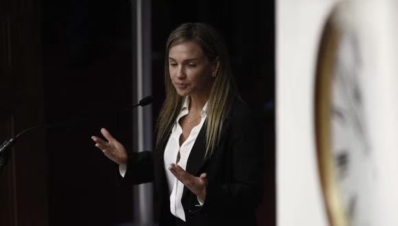 Congreso aprueba acusación constitucional contra exlegisladora Luciana León por tres delitos