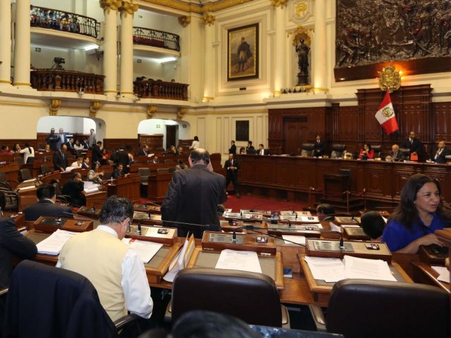 Congreso aprueba ley que exonera de descuentos a las gratificaciones