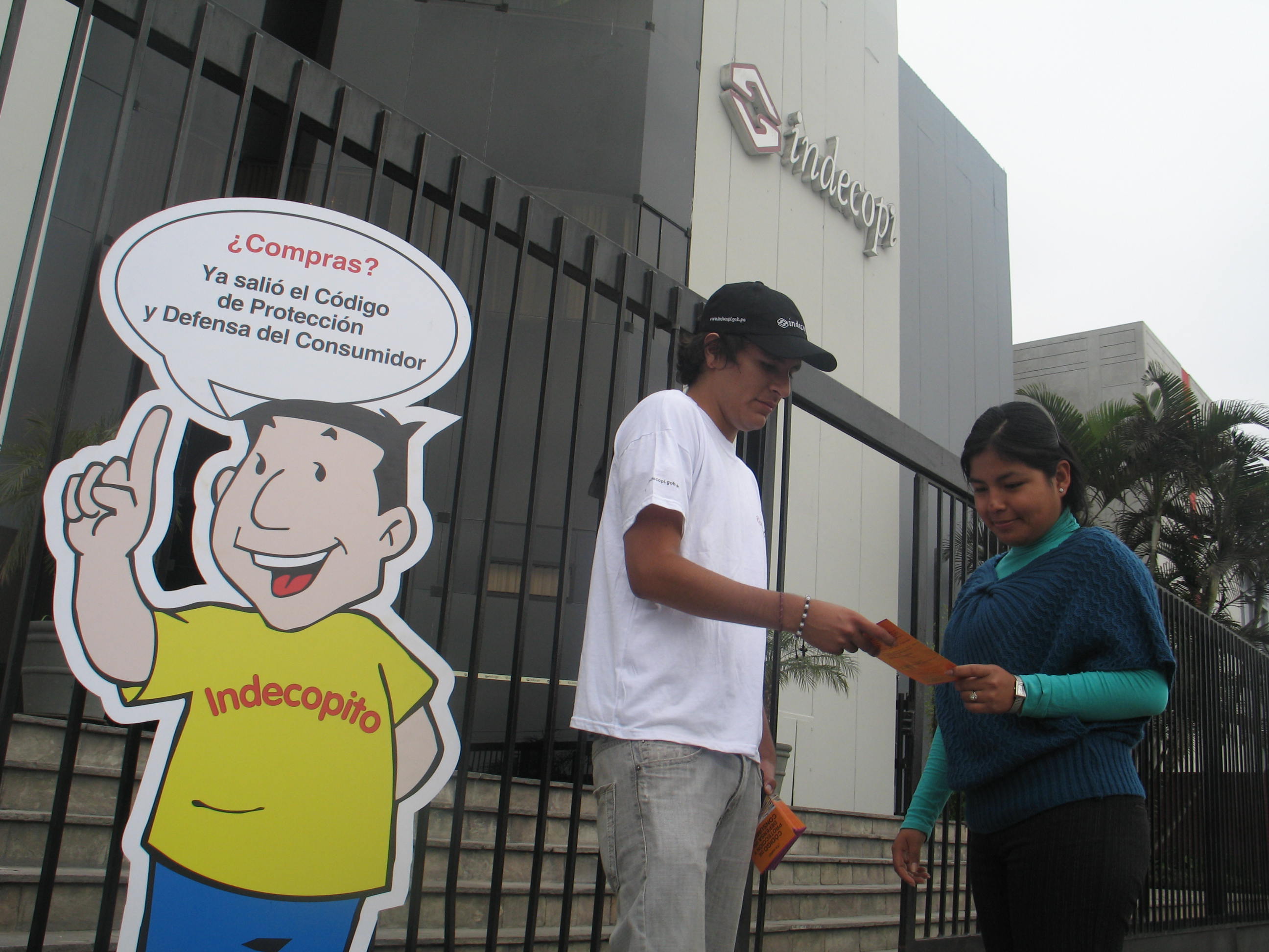 Indecopi lanza campaña para reforzar el buen uso del Libro de Reclamaciones