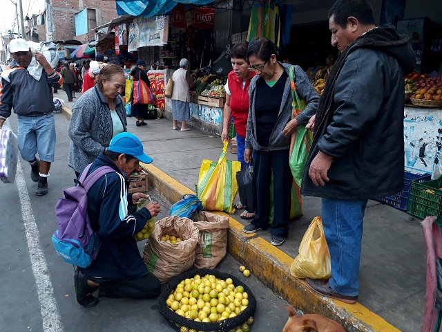Precio del limón se dispara en 600 por ciento en mercados de Chimbote, preocupación en las amas de casa