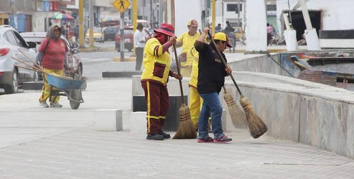 Recogen más de 22 toneladas de basura del Malecón Grau y playa La Caleta